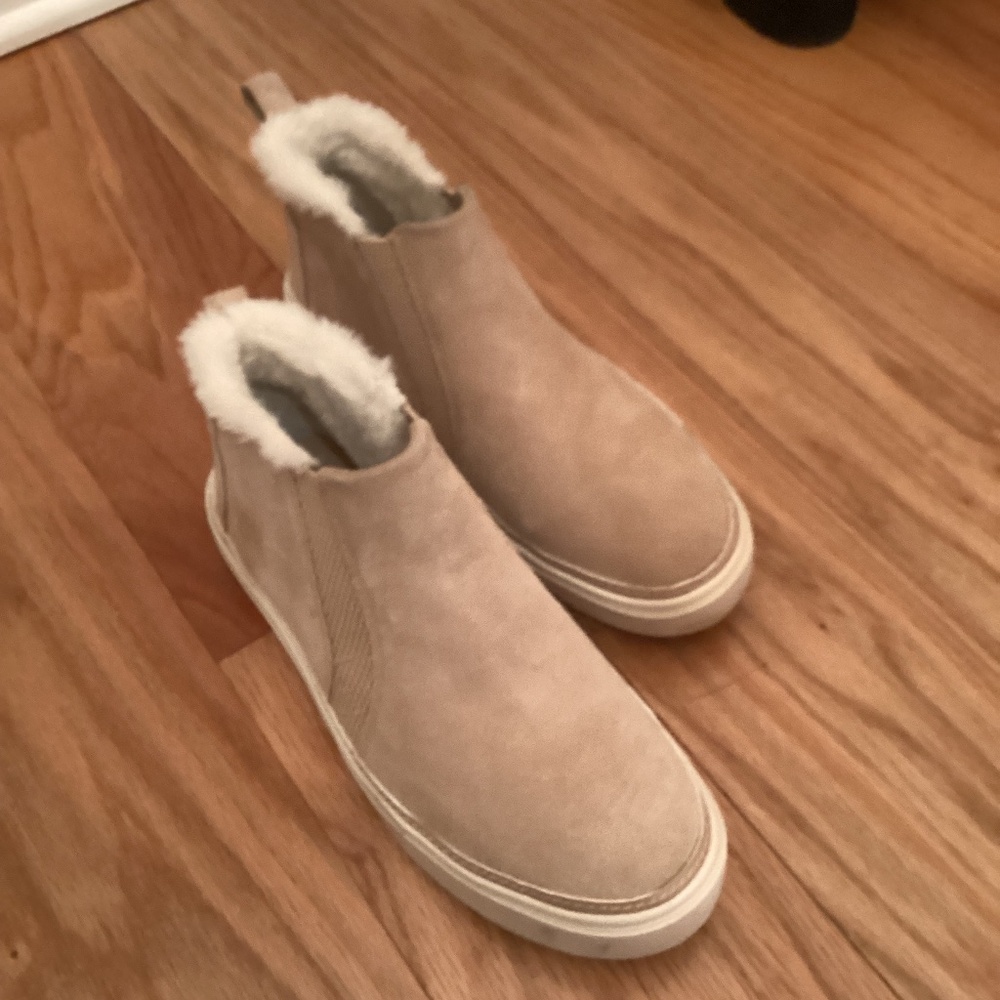 TOMS Cobblestone Tan Boot Water Resistant with Faux Fur